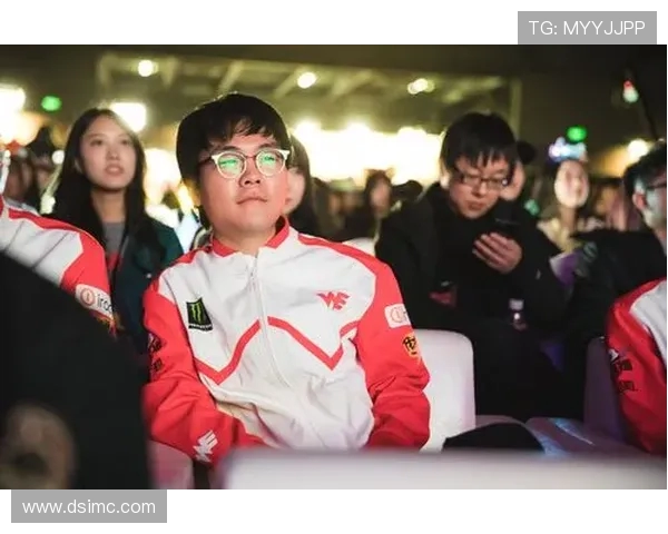 电竞赛事新风潮：虚拟竞技与现实激情碰撞，未来赛场趋势探讨