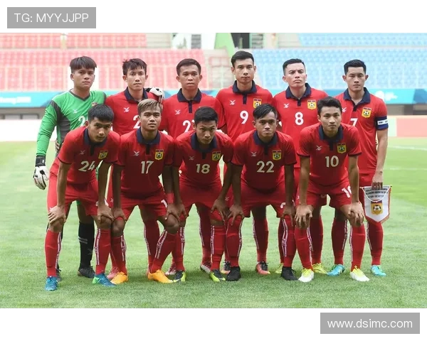 中国足球队在友谊赛中以7比2战胜老挝队展现强大实力