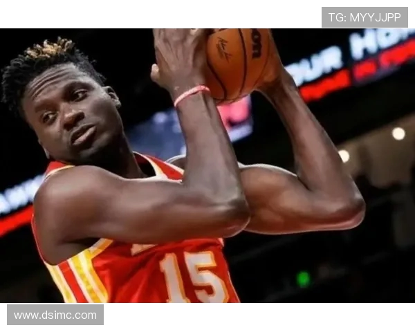 克林特卡佩拉如何在NBA赛场上展现出色的防守与进攻能力